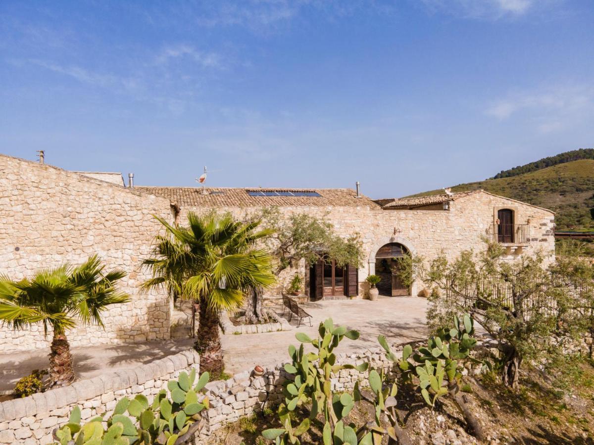 Masseria Fortificata Lo Zafferaneto Buccheri Bagian luar foto