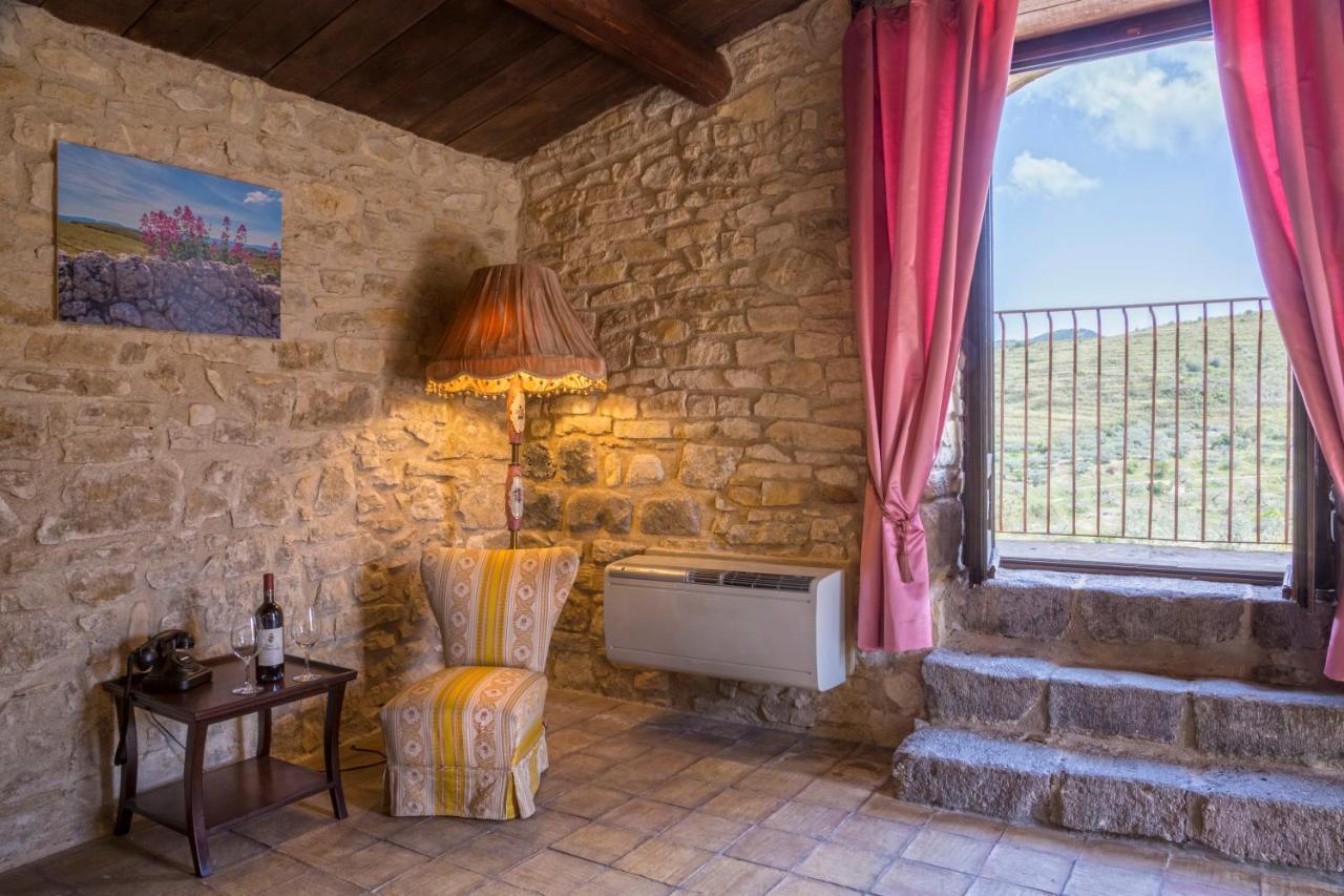 Masseria Fortificata Lo Zafferaneto Buccheri Bagian luar foto