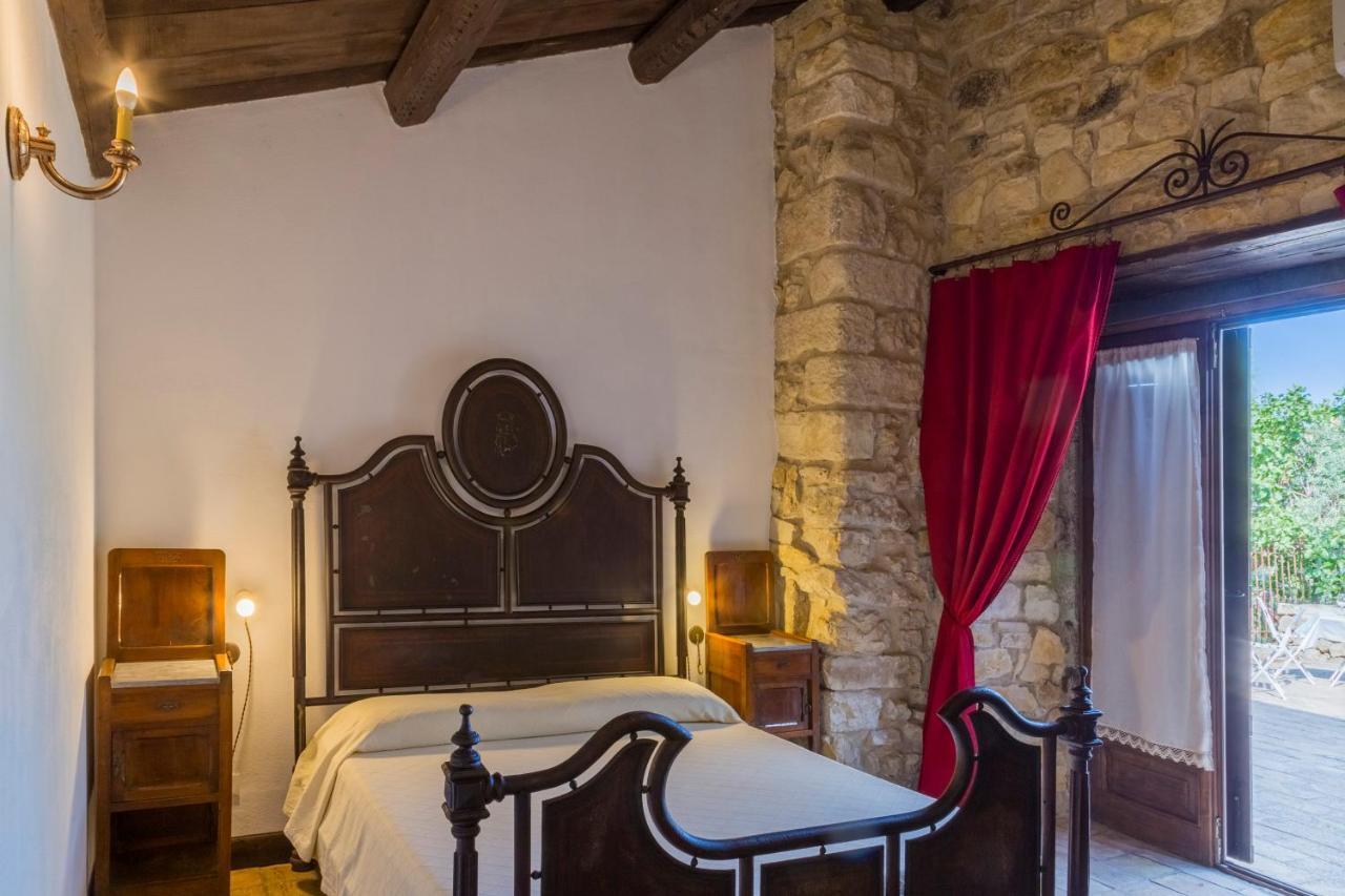 Masseria Fortificata Lo Zafferaneto Buccheri Bagian luar foto