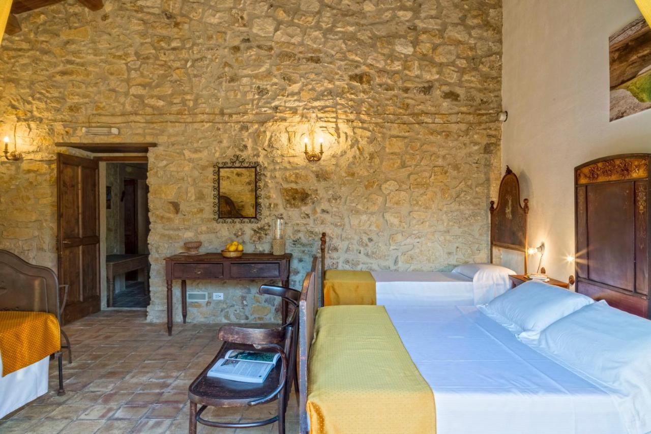 Masseria Fortificata Lo Zafferaneto Buccheri Bagian luar foto