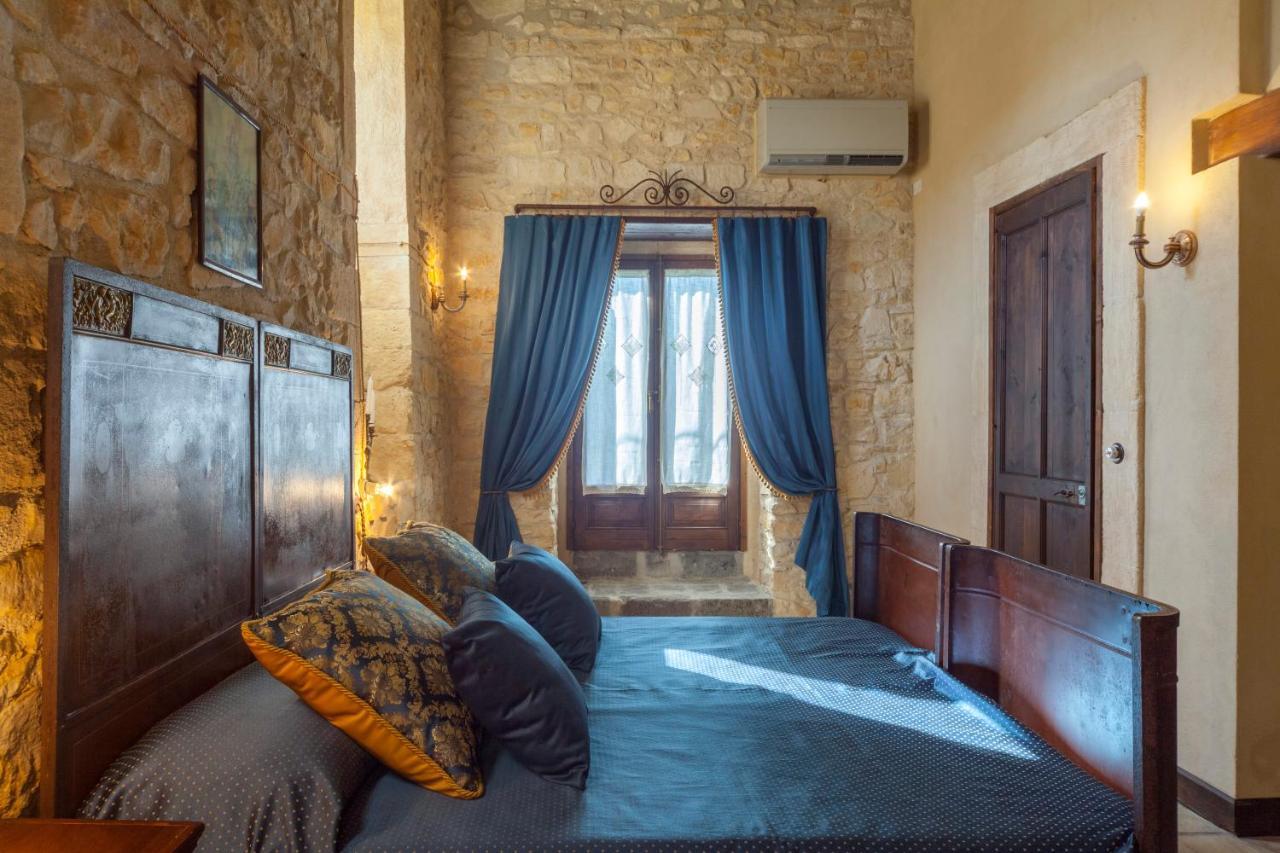 Masseria Fortificata Lo Zafferaneto Buccheri Bagian luar foto