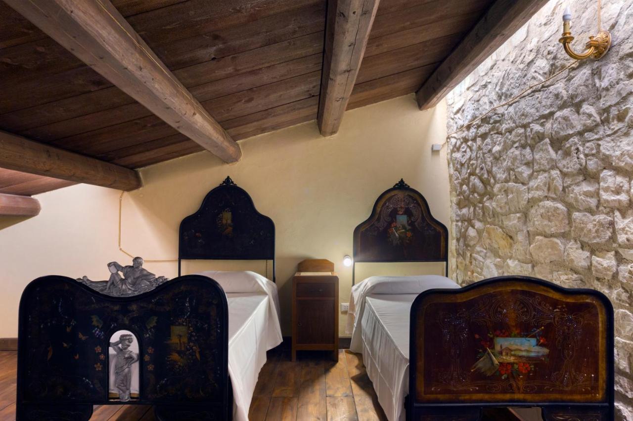 Masseria Fortificata Lo Zafferaneto Buccheri Bagian luar foto