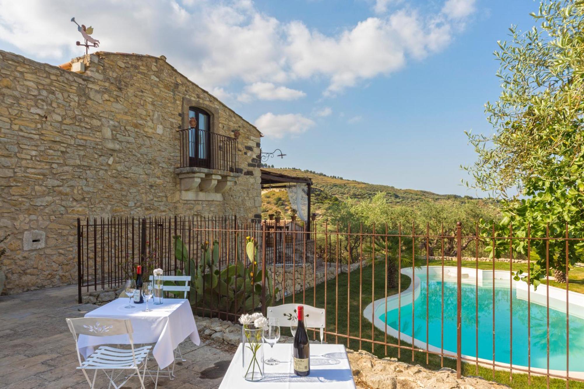 Masseria Fortificata Lo Zafferaneto Buccheri Bagian luar foto