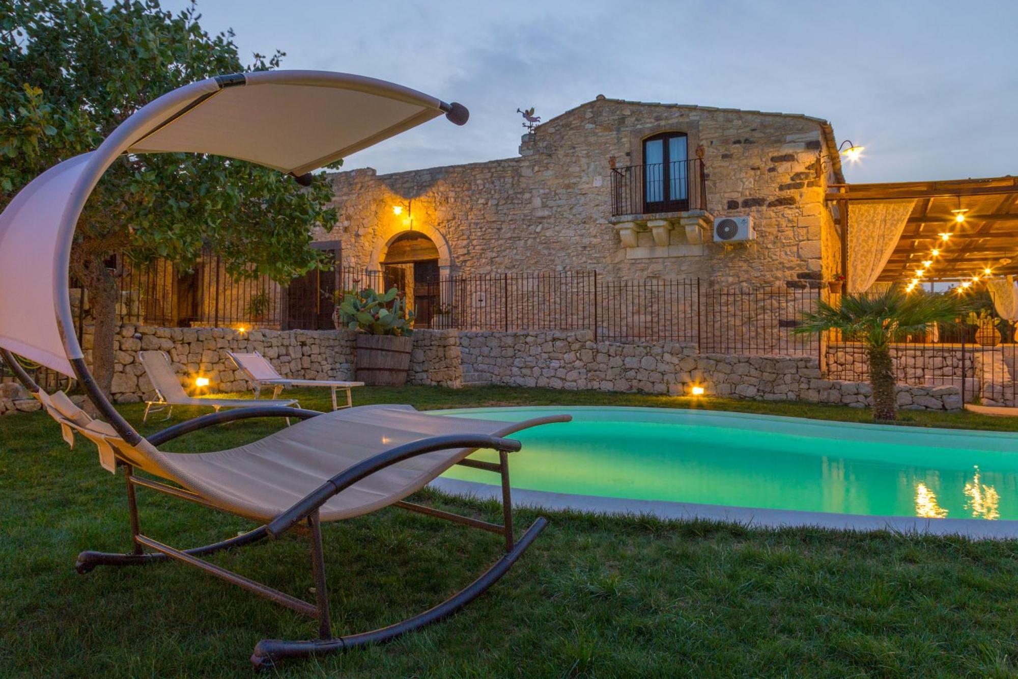 Masseria Fortificata Lo Zafferaneto Buccheri Bagian luar foto